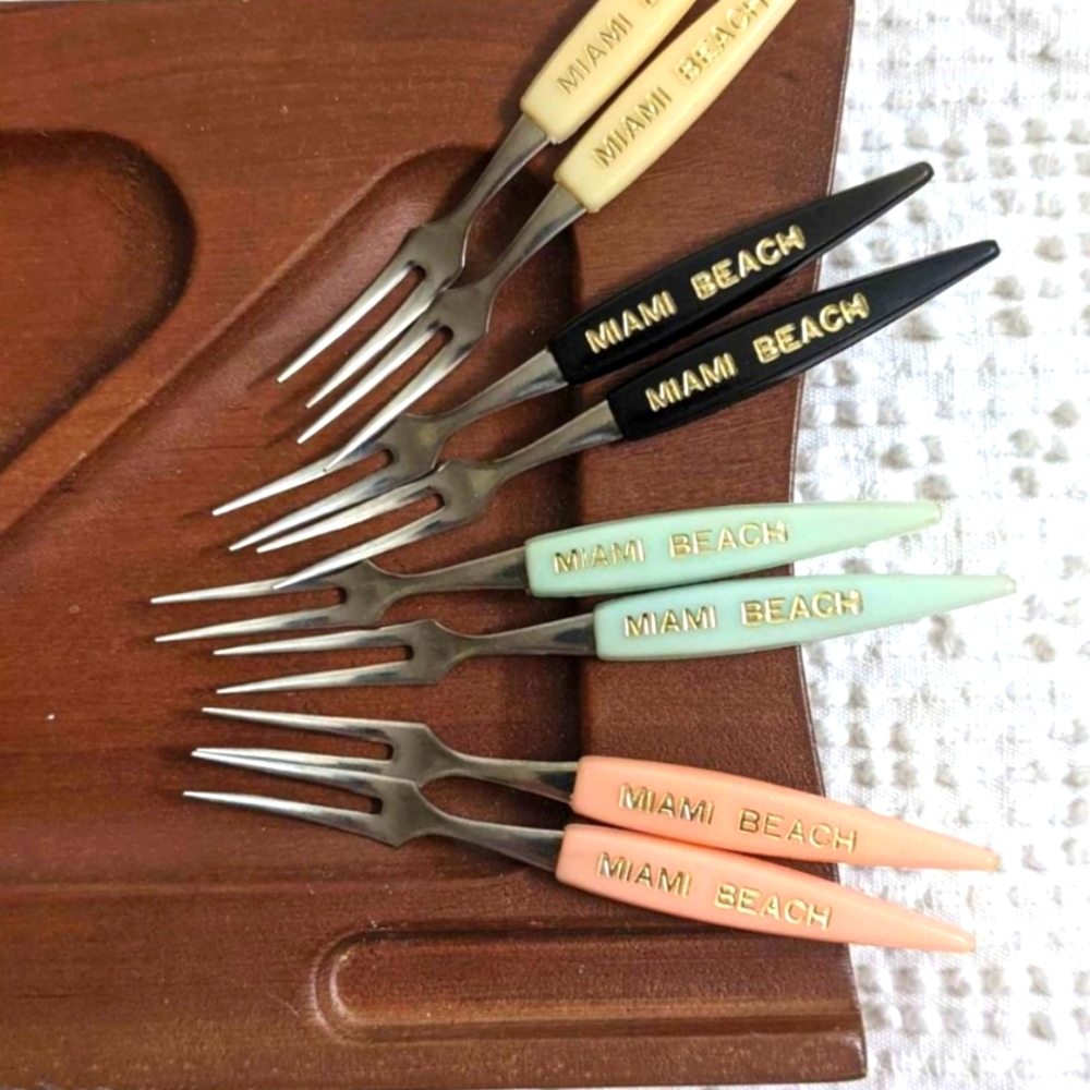 3x$20 -Vintage cocktail forks (8)